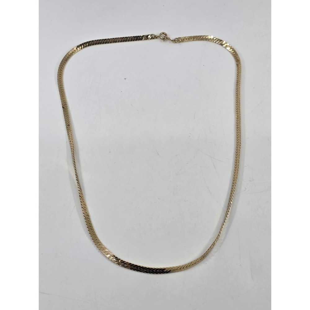 Trifari Vintage Gold Tone Herringbone Chain Necklace 18 Inch Classic Elegant‎